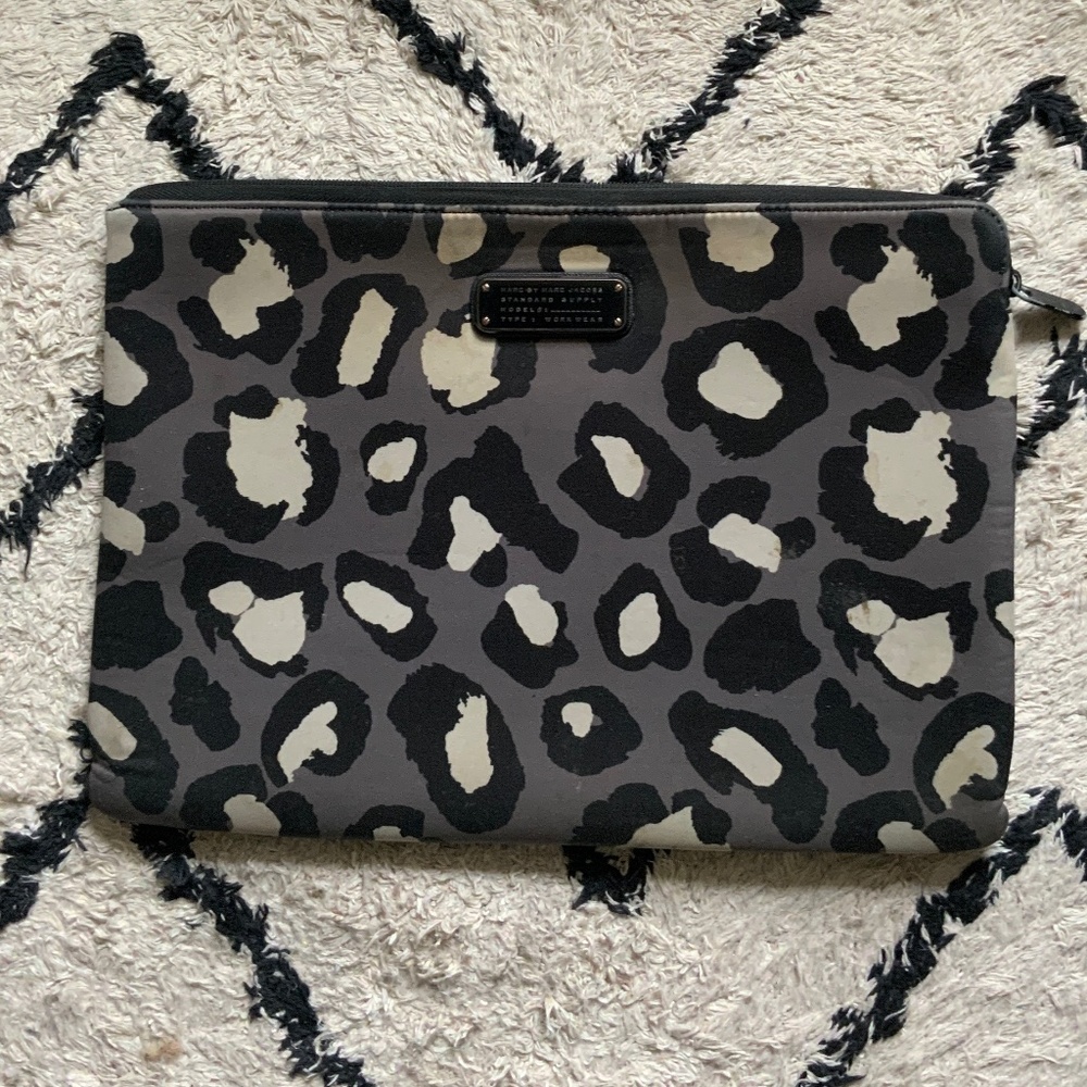 MARC JACOBS  Laptop Case Cheetah Print